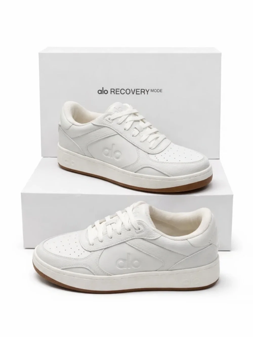 NWT alo Recovery Mode White Sneakers size 7.5 woman